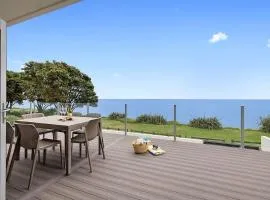 Beachfront Breeze - sea views for days
