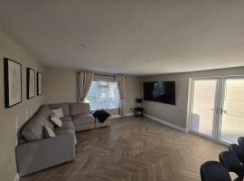 Collooney - House - Sleeps 6 - Parking，位于斯莱戈的酒店