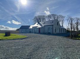 Belraugh Mountain View Hot Tub Lodges，位于Garvagh的酒店