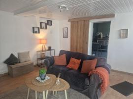 Petite maison chaleureuse，位于Leuze-en-Hainaut的酒店