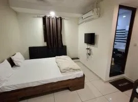 Shreeji's Hotel