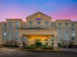 Comfort Inn and Suites Tavares North，位于塔瓦雷斯的酒店