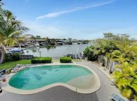 Spacious Family & Pet-friendly Home on the Canal