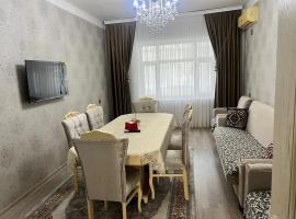 Spacious 2-Bed Apartment in City Center with Free Parking & Balcony，位于连科兰的酒店