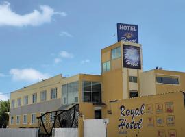 Royal Hotel，位于佩德纳莱斯的酒店
