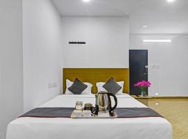Townhouse De Alphabet Hotel，位于Gachibowli的酒店