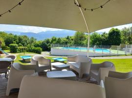 Camping Le Balcon de Chartreuse，位于Miribel-les-Échelles的酒店