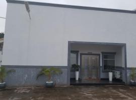Republic Luxury Plus，位于阿奴古的酒店