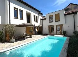 Villa Sevdah - apartments in the city centre, with pool and free parking