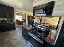 Peaceful & Cozy 3 bedroom Ranch-Home w/Fireplace