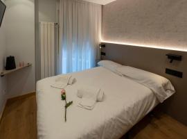 EightRooms La Rioja Pension，位于洛格罗尼奥的酒店
