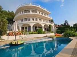 Sunrise Villa