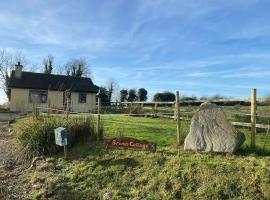 Tranquil rural cottage，位于Killashandra的酒店