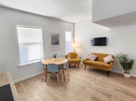 Cozy & Bright 2BR in Long Eaton，位于朗伊顿的酒店