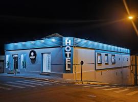 Oberon Business Hotel，位于卡斯特罗的酒店