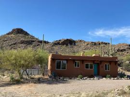 Desert Retreat -Quiet-Mountain views-hiking-golfing，位于土桑的酒店
