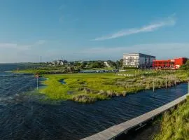 The Cove - 3-Bedroom, 3-Bathroom Penthouse Suite at REAL Watersports