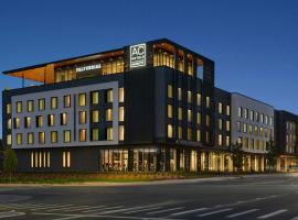 AC Hotel by Marriott Bentonville，位于本顿维尔阿肯色西北地区机场 - XNA附近的酒店