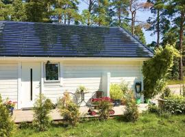 4 person holiday home in BORGHOLM，位于博里霍尔姆的酒店