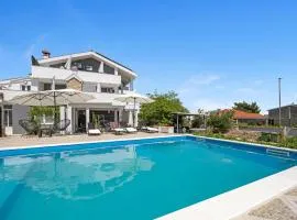 1 Bedroom Nice Apartment In Vodice