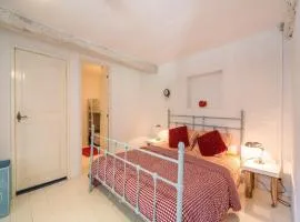 Apartment with private terrace in Artigat, cleaning included