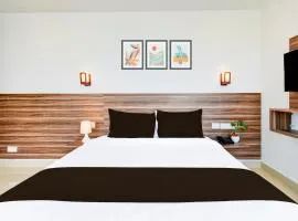 Hotel SRH luxury Rooms Near Rail Nilayam, NCL.