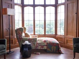 Hotel Endsleigh，位于Milton Abbot的酒店
