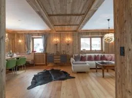 Dream chalet in the centre by the ski lift, cleaning included