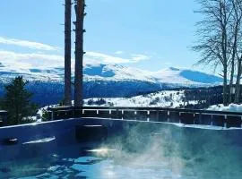 Countryside Cabin With Jacuzzi Near Stryn