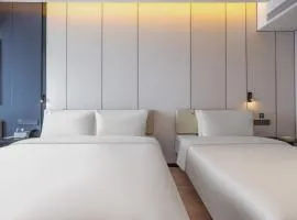 沈阳铁西广场启工街地铁站亚朵酒店