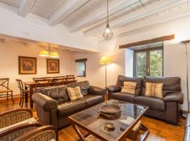 Casa aranesa en centro de Arties，位于阿蒂斯的酒店