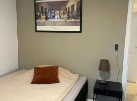 Hyggelige værelser tæt på E45 og banegården i Rødekro，位于Rødekro的酒店