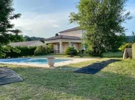 Belle villa climatisée avec piscine