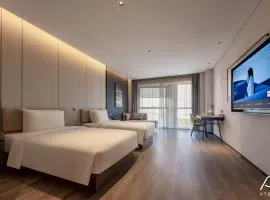 平湖经济开发区文化中心亚朵酒店