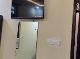 Lucknow Luxury Hotel And Restaurant，位于Bhauli的酒店