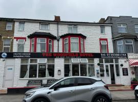 The Woodfield Hotel , Indoor Heated swimming pool, Spacious lounge and Bar，位于布莱克浦的酒店