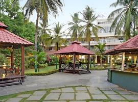 Royal Orchid Resort & Convention Centre, Yelahanka Bangalore，位于班加罗尔的酒店