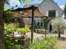 Maison en pierre, charme et jardin au calme，位于Port-Mort的酒店