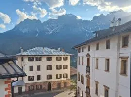 Breakfast with mountains view