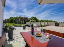 Lara Holiday Home