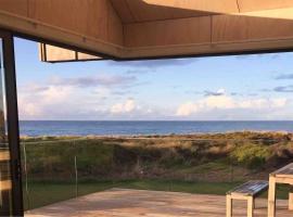 Beachfront House at Whiritoa, Coromandel，位于Whiritoa的度假屋