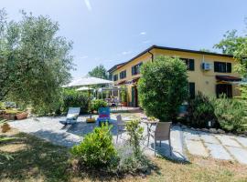 Il Laghello Wood House，位于弗拉穆拉的酒店