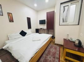 Stay Inn Kailasha - Lift,Parking,Kitchen and all modern facilities，位于瓦拉纳西的酒店