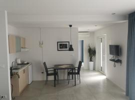 Jadranka Apartment，位于萨度拉德的带停车场的酒店