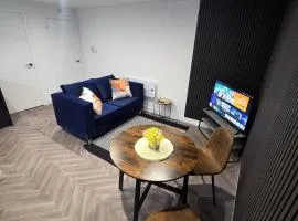 Courtyard High Spec Apartment in Town Centre