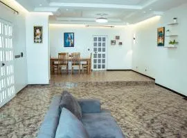 Amivi Plaza