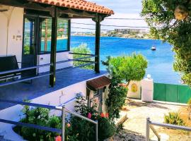 Cap Sounion, Seafront Apartment 1，位于苏尼翁的酒店