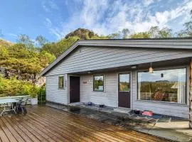 Amazing Home In Frekhaug