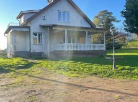 Hus på bondgård，位于Gunnarskog的酒店