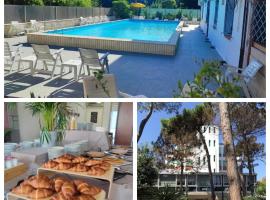 B&B Promenade Hotel Simple con Piscina，位于米兰马瑞提那的酒店